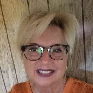 Meet your Posher, Stacy